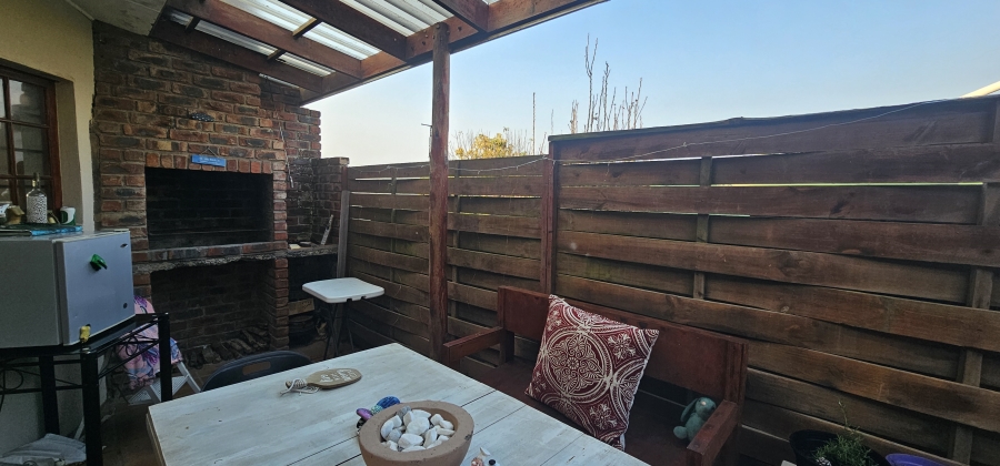 2 Bedroom Property for Sale in Sunrise On Sea Eastern Cape